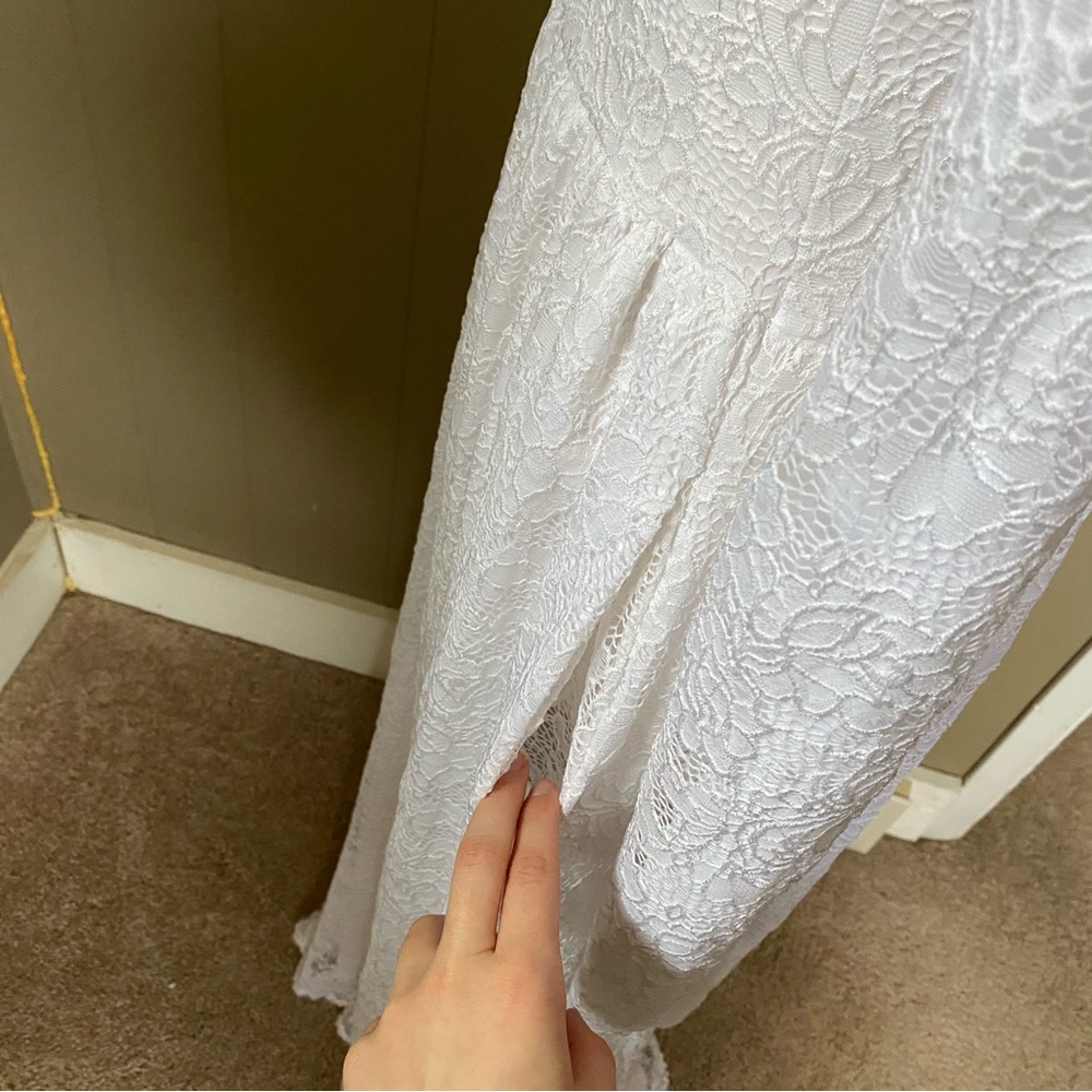 Woodmouse & thistle White lace maxi dress with long sleeves and zipper back - Picture 6 of 10